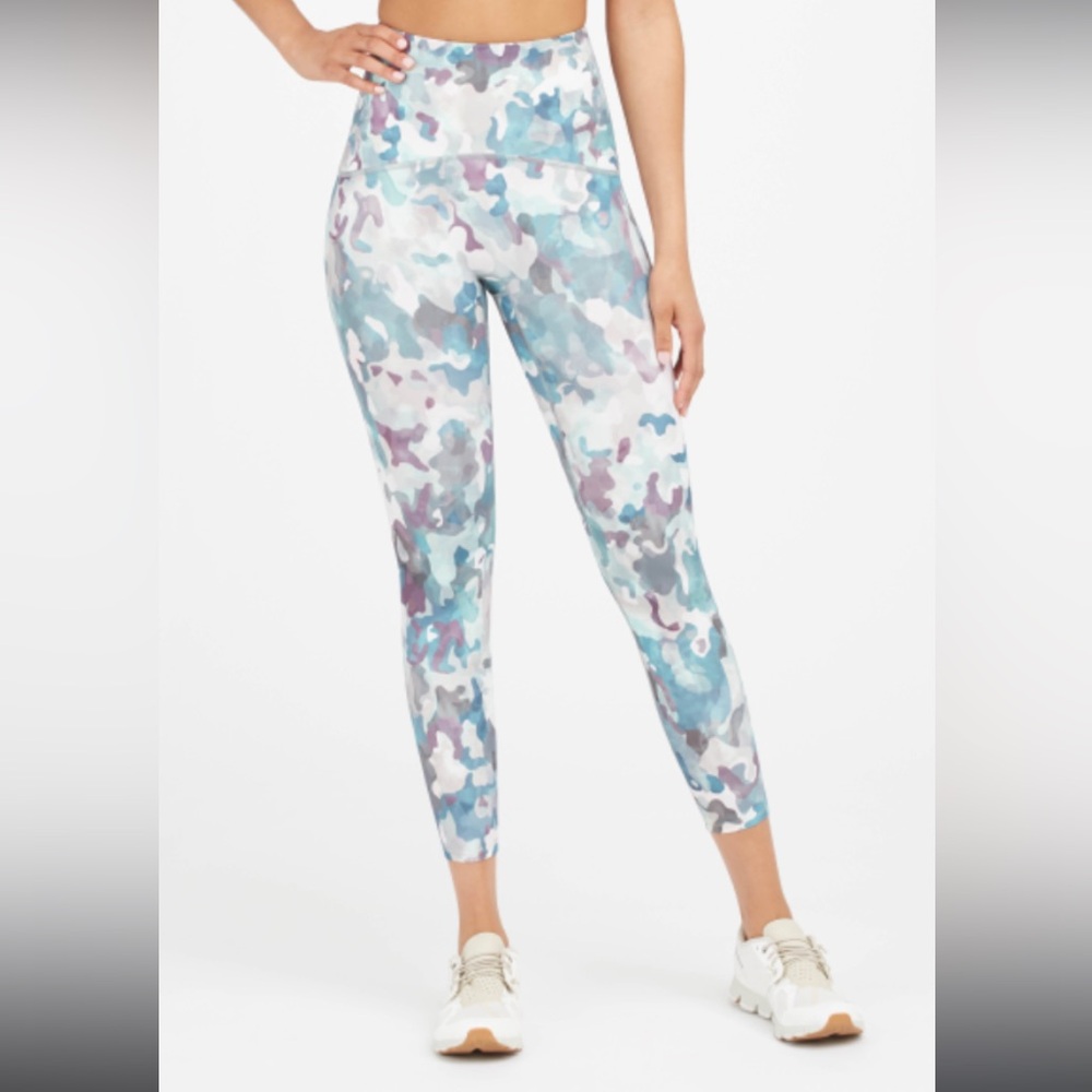 SPANX | NWT Women’s Painted Camo Pink Multi Active Printed 7/8 Leggings